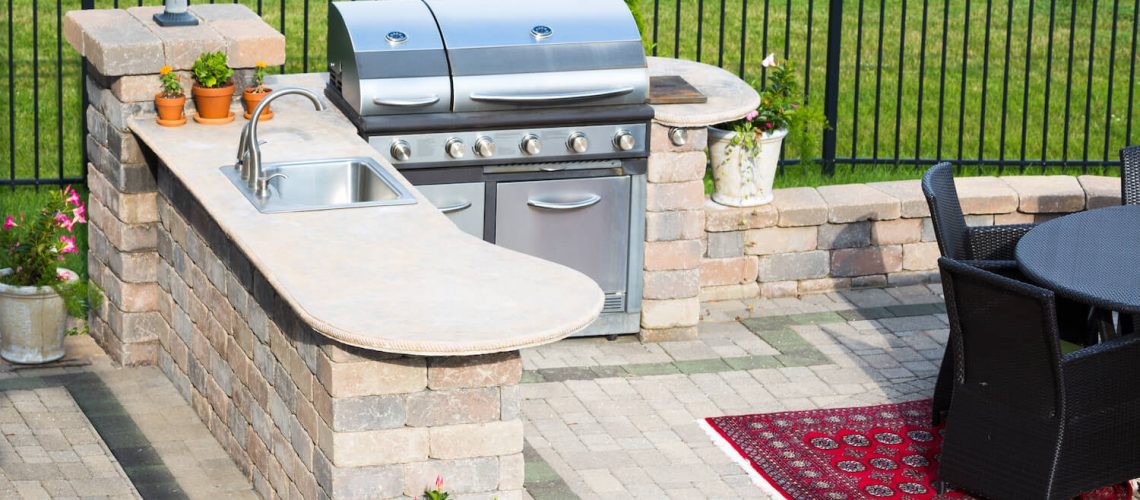 Why You Need an Outdoor Kitchen For The Perfect Backyard